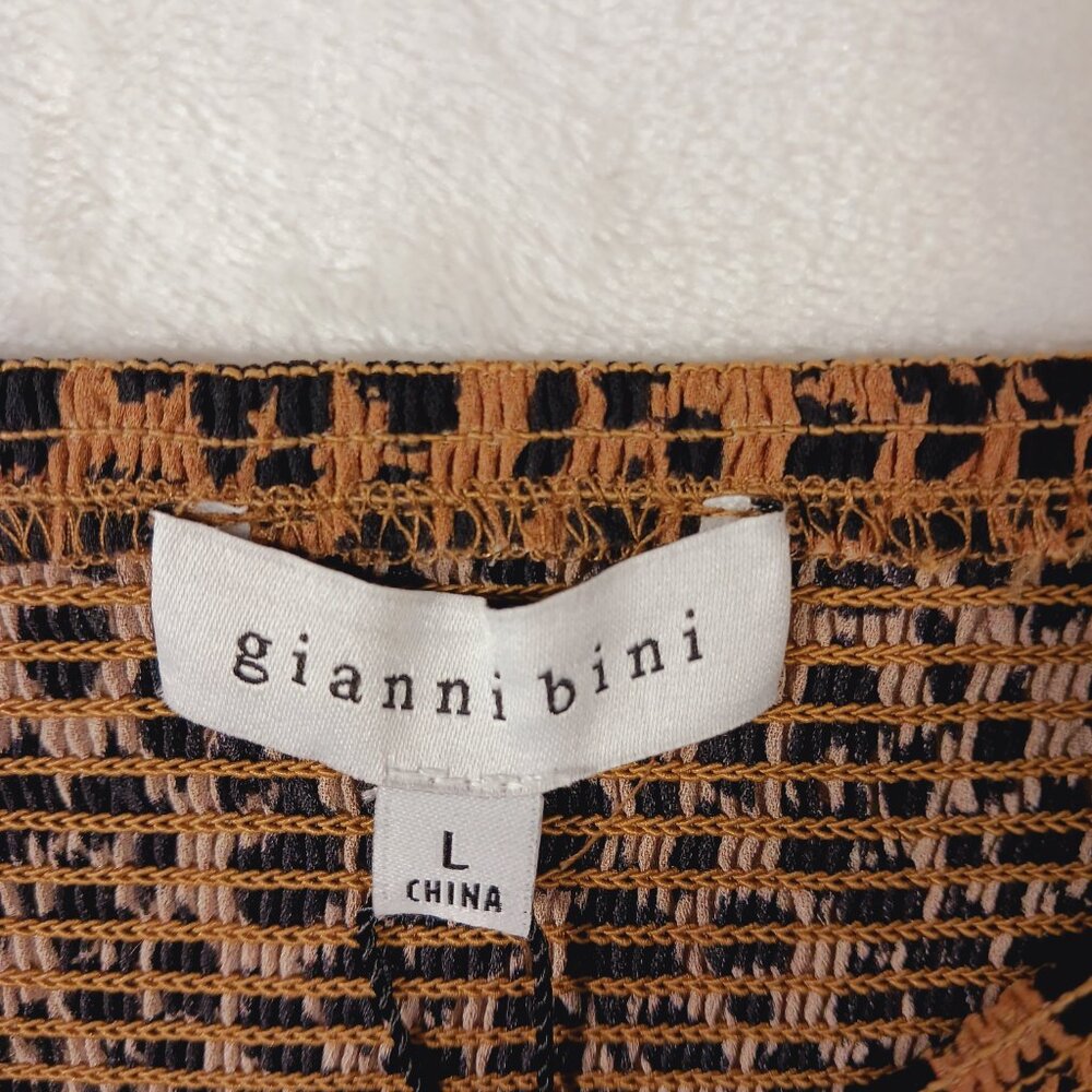 Gianni Bini, NWT Leopard Print Top, Size Large, Smocked Bodice & Sleeve Cuffs - Picture 2 of 16
